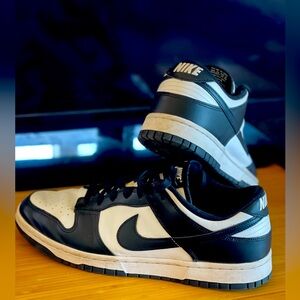 Nike Dunk Low Retro
PANDAS 🐼 BLACK & WHITE 🖤🤍
TRUE TO YOUR CREW